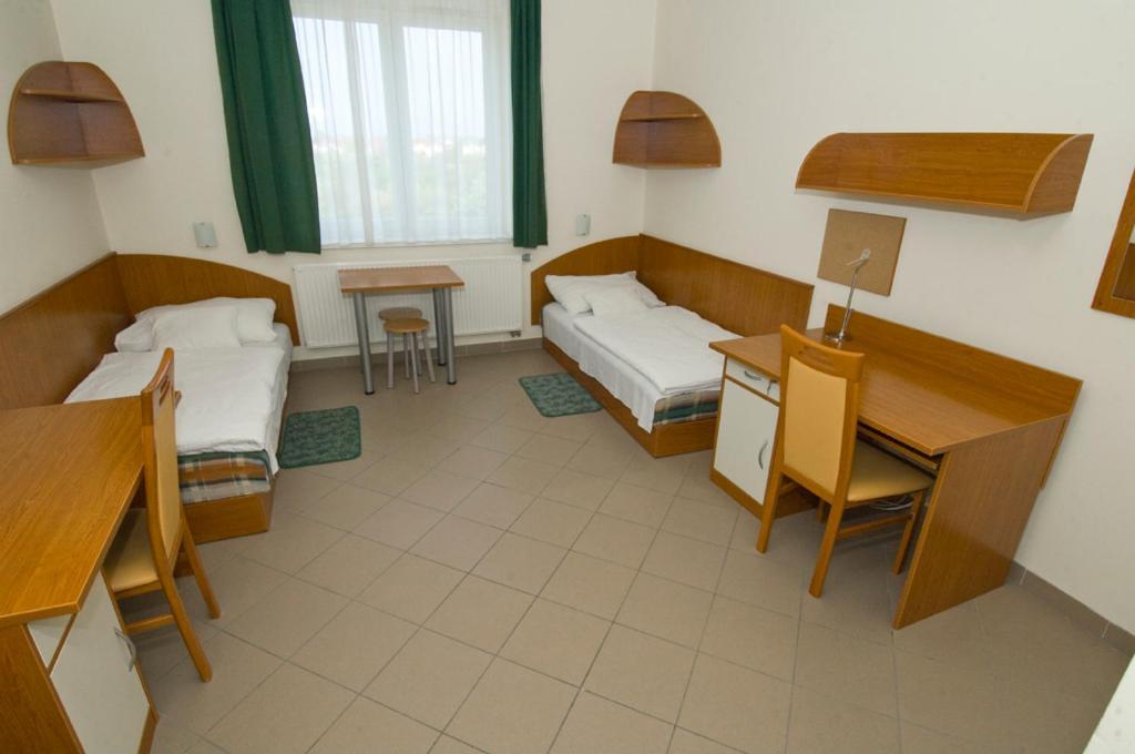 Karoly Robert Diakhotel Gyöngyös Oda fotoğraf