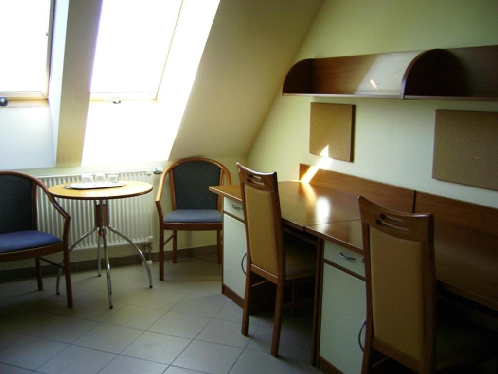 Karoly Robert Diakhotel Gyöngyös Oda fotoğraf
